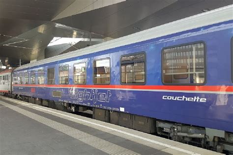  De Nachtrein naar Baekje! Een Ontmoeting met de Geesten van het Verleden